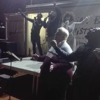 32884110_1562799837152657_4328379504452960256_n